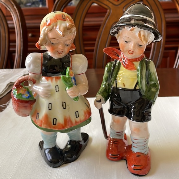 VTG Hummel like porcelain Boy & Girl figurine set made in Japan hand painted - Picture 2 of 9